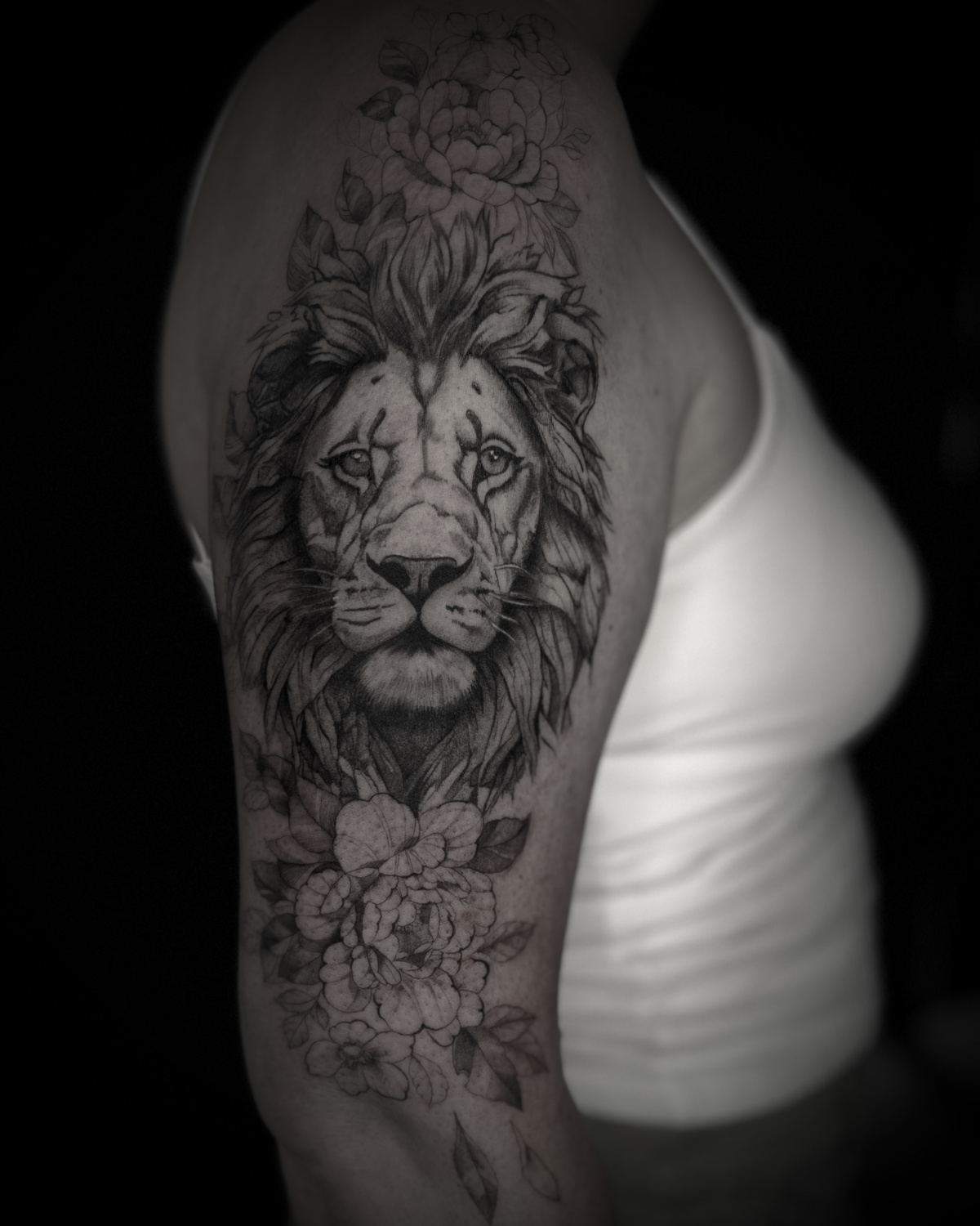 Realism тату на Upper Arm